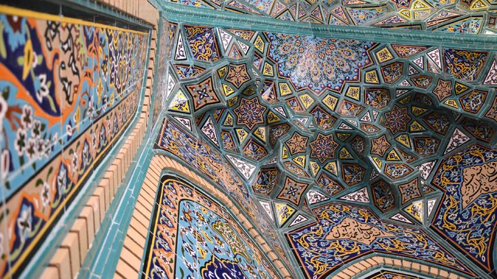 کاشی سنتی؛ جلوهای از هنر ایرانی در معماری مدرن کاشی سنتی؛ جلوهای از هنر ایرانی در معماری مدرن