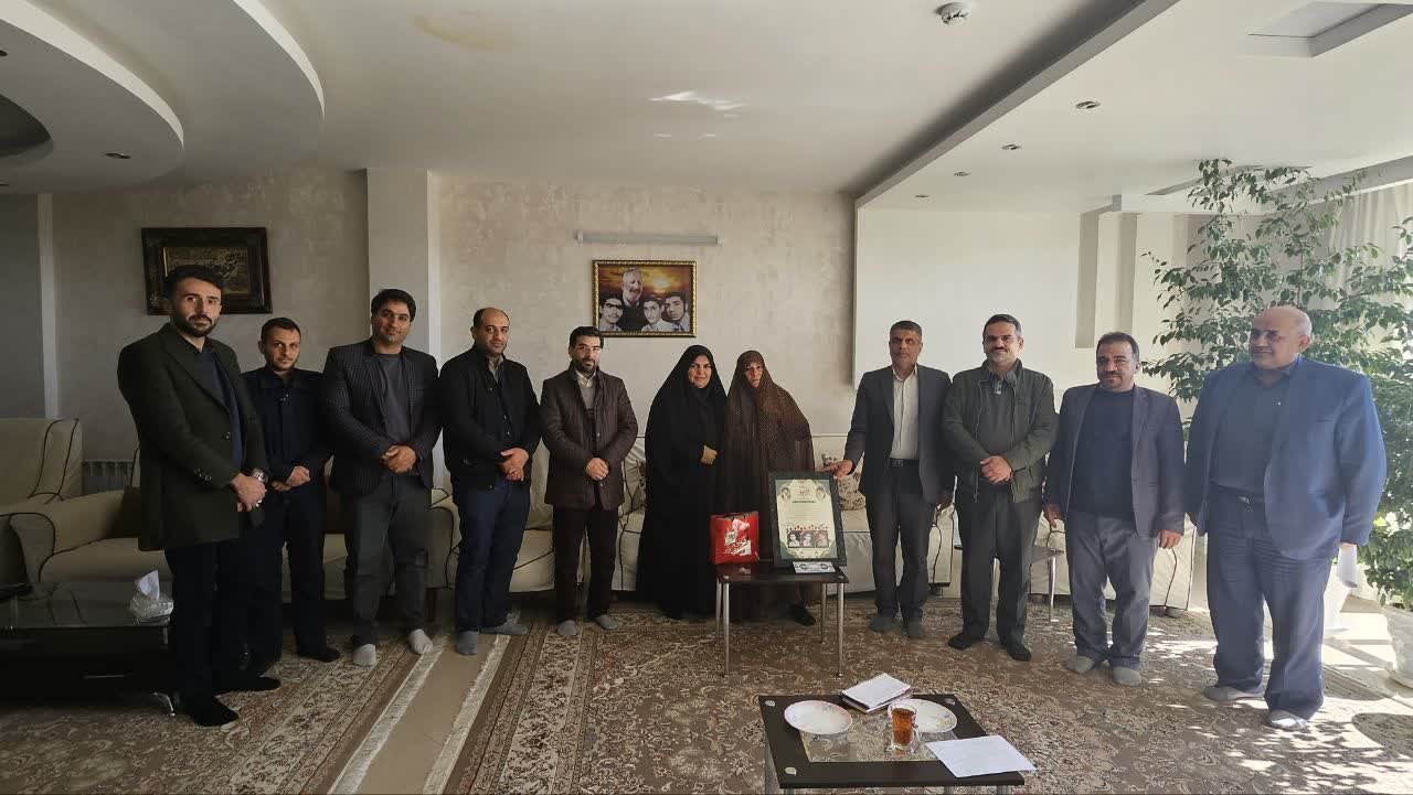 پشتیبانی از خانواده شهدا یکی از اولویتهای شهرداری اصفهان است