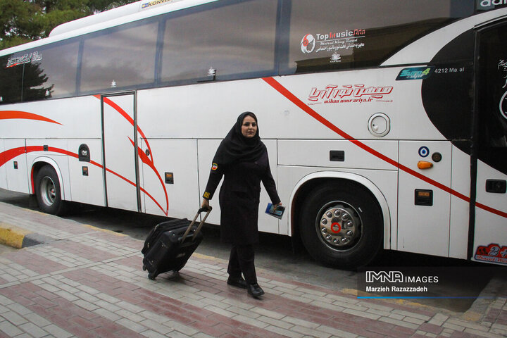 زنانی از جنس حمل‌و‌نقل برون‌شهری