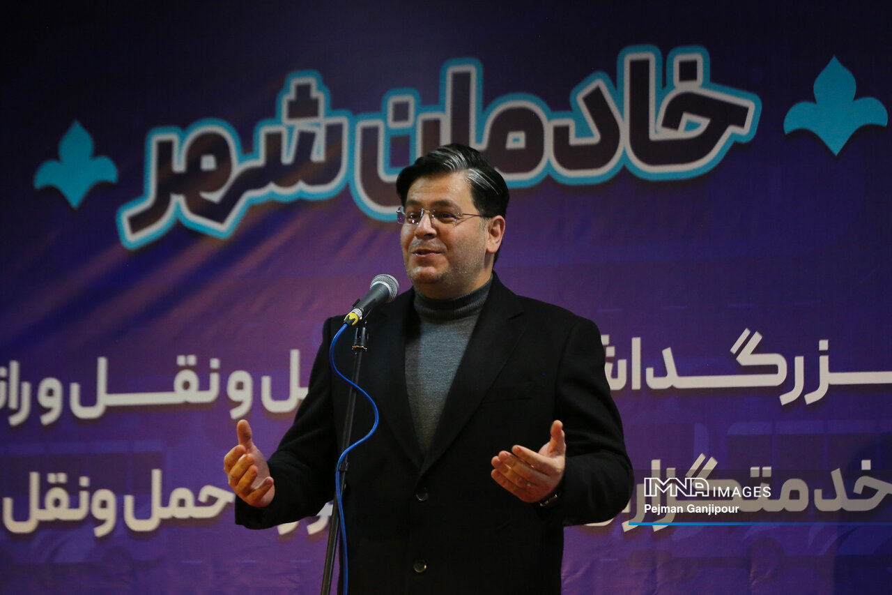 یک روز به افتخار خانواده بزرگ حملونقل/ تقدیر از سکانداران جاده و ریل در اصفهان