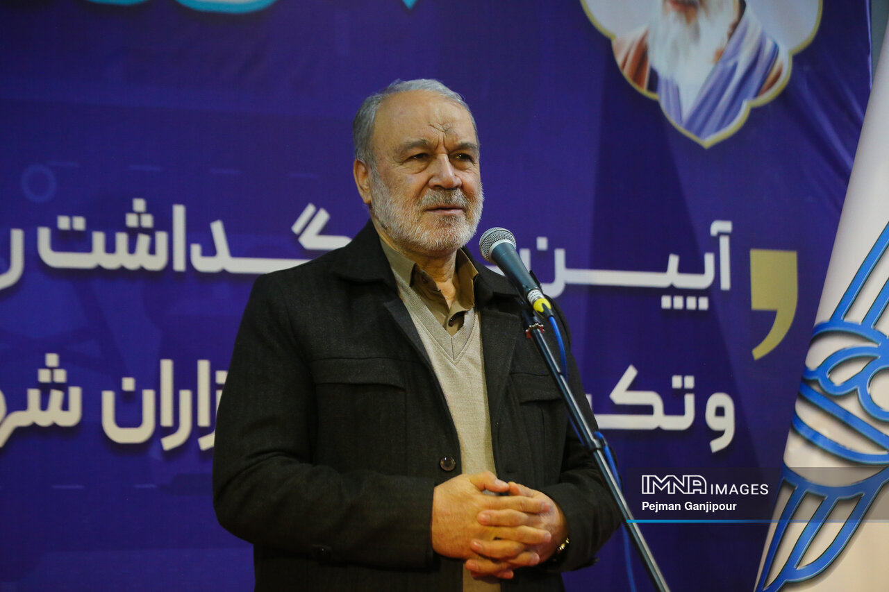 یک روز به افتخار خانواده بزرگ حملونقل/ تقدیر از سکانداران جاده و ریل در اصفهان