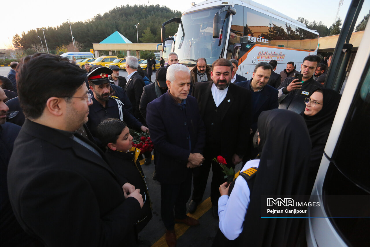 یک روز به افتخار خانواده بزرگ حملونقل/ تقدیر از سکانداران جاده و ریل در اصفهان