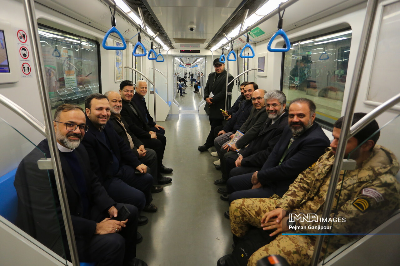 یک روز به افتخار خانواده بزرگ حملونقل/ تقدیر از سکانداران جاده و ریل در اصفهان