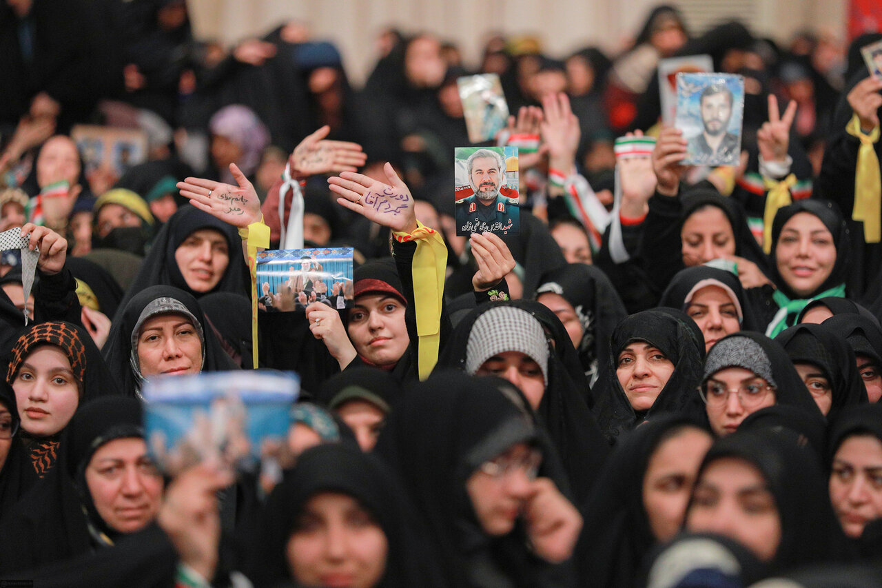 انقلاب اسلامی، بازگشت زنان به ریشههای اصالت و کرامت