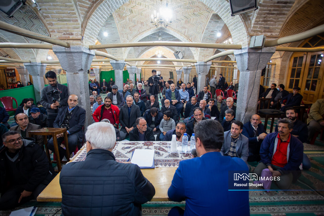 اهالی منطقه ۶ در دیدار با شهردار اصفهان چه گفتند؟