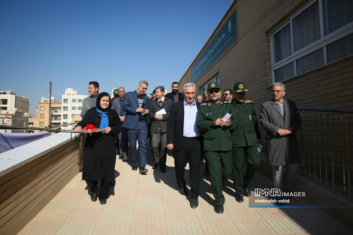 مراسم افتتاحیه نیروگاه خورشیدی در مرکز اوتیسم اصفهان