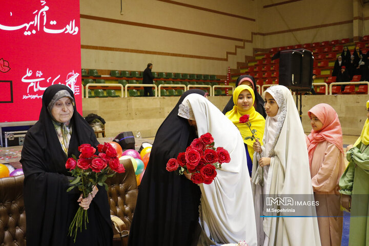 اجتماع خانوادگی و جشن روز مادر در تبریز