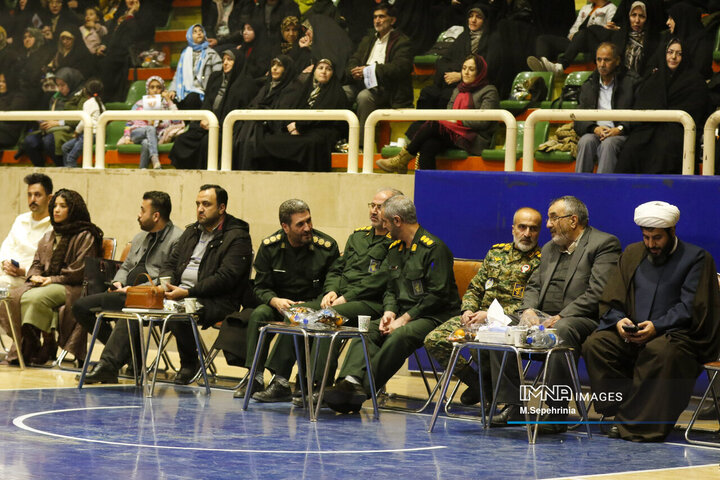 اجتماع خانوادگی و جشن روز مادر در تبریز