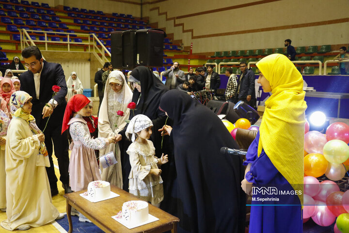 اجتماع خانوادگی و جشن روز مادر در تبریز