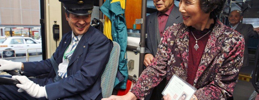 تاثیر پیری جمعیت بر نظامهای شهری و راهکارهای مقابله با آن