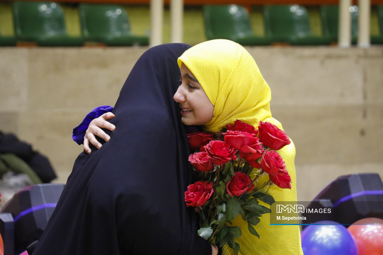 اجتماع خانوادگی و جشن روز مادر در تبریز