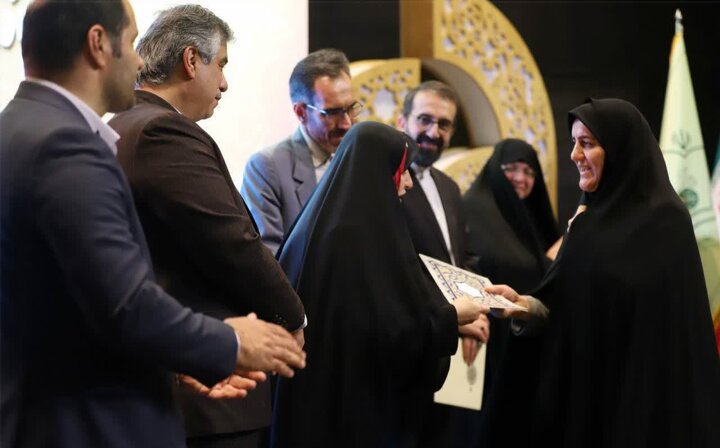 نخستین بخشدار زن استان مرکزی منصوب شد