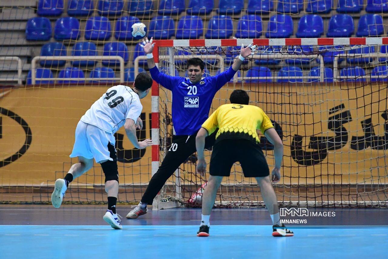 پیروزی گیتیپسند در شب طلسمشکنی سپاهان به دست سنگآهن