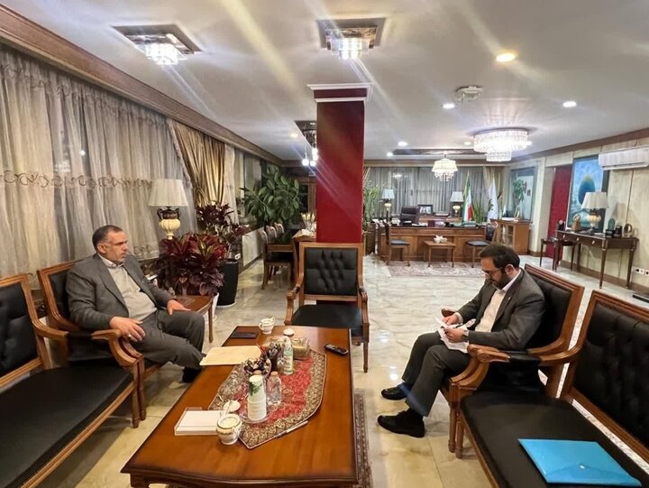 بانک کشاورزی به توسعه گلخانه‌ها در خوزستان کمک کند