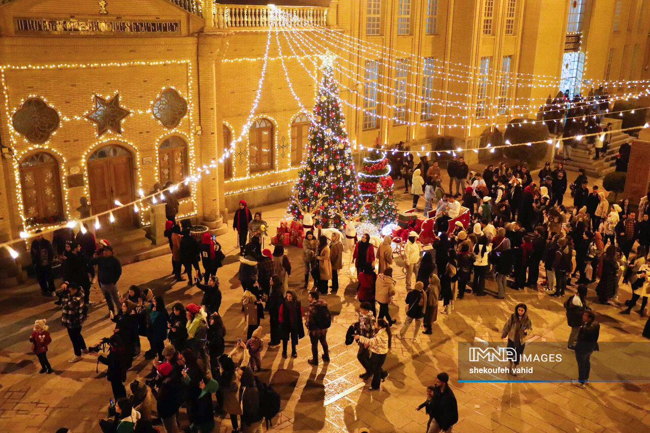 روایتی از وحدت و ایثار در سال نو میلادی
