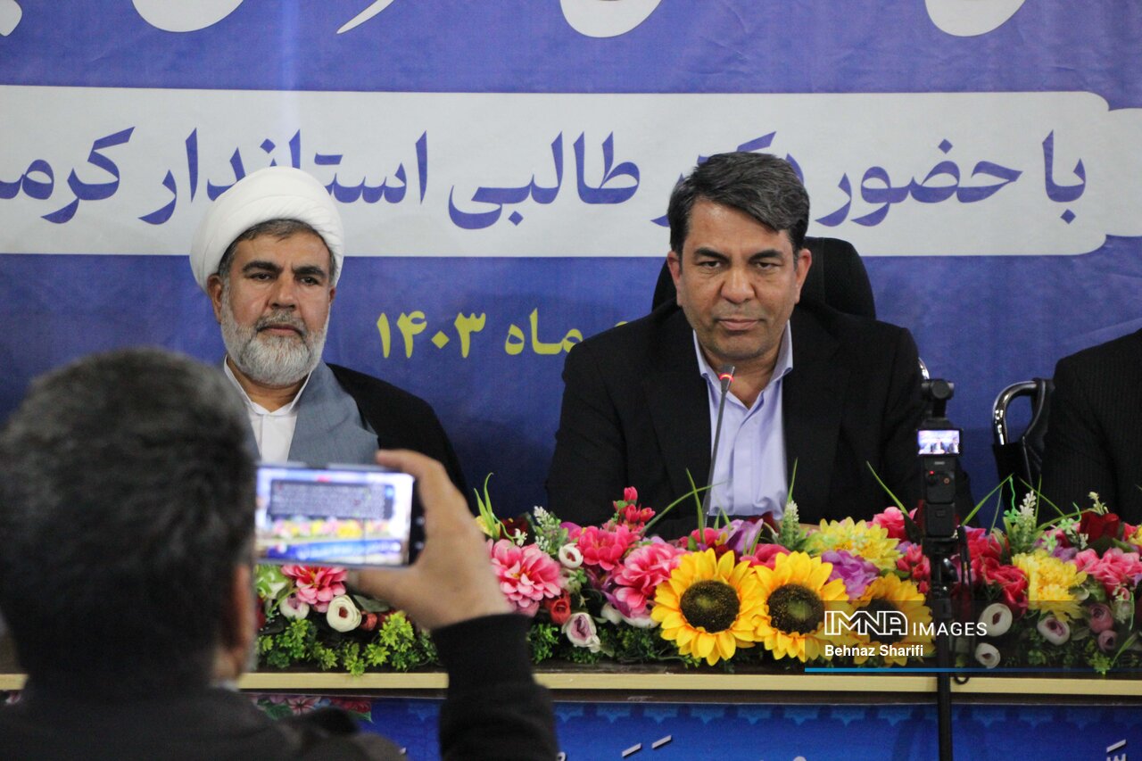 تکمیل طرحهای آبرسانی شرق استان کرمان را پیگیری میکنیم