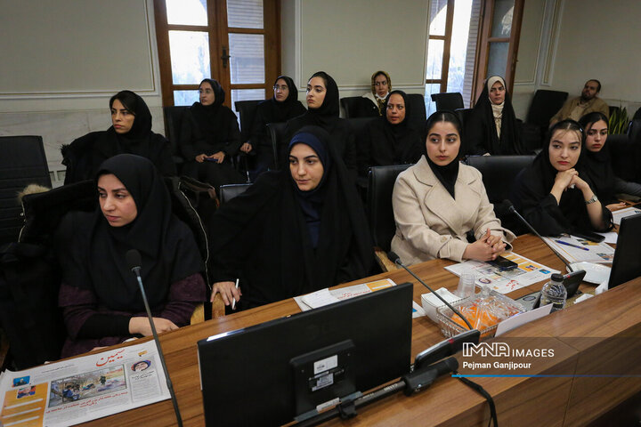 دیدار استاندار اصفهان با بانوان فناور استان