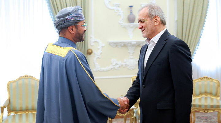 Iran's President Advocates for Peace, Cooperation with Oman