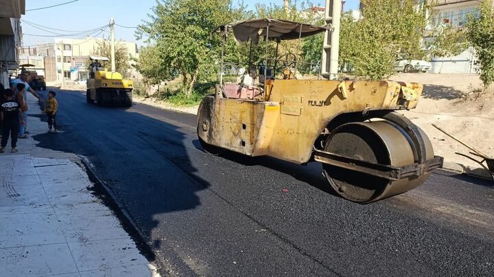 اجرای عملیات روکش آسفالت خیابان اطلس‌شرقی