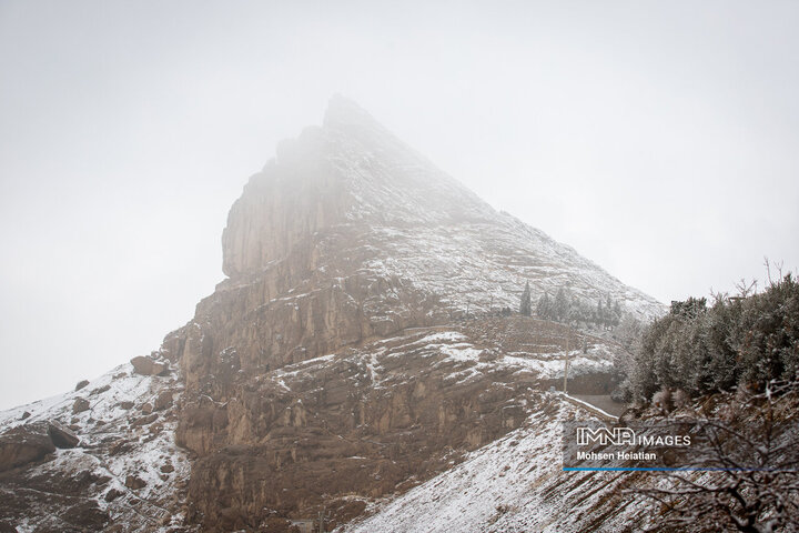 بارش اولین برف زمستانی در اصفهان