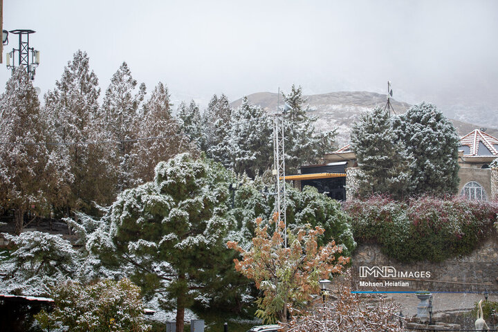 بارش اولین برف زمستانی در اصفهان
