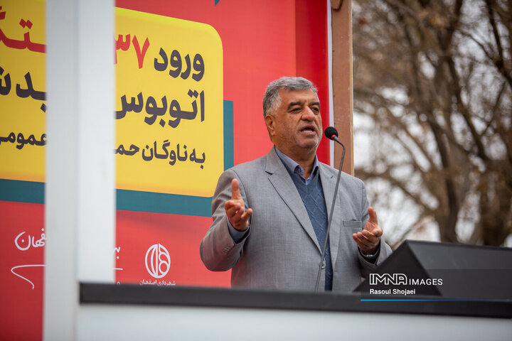 آیین ورود ۳۷ دستگاه اتوبوس جدید شهری به ناوگان حمل‌ونقل عمومی اصفهان