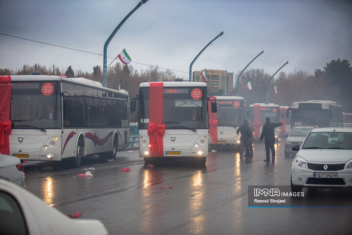 آیین ورود ۳۷ دستگاه اتوبوس جدید شهری به ناوگان حمل‌ونقل عمومی اصفهان