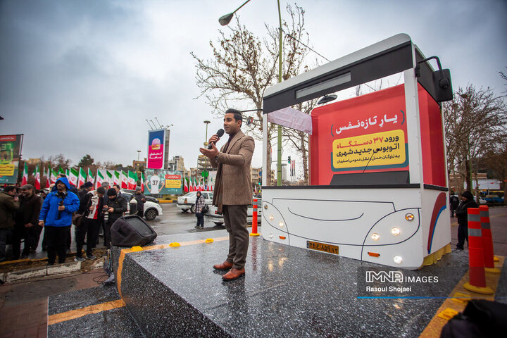 آیین ورود ۳۷ دستگاه اتوبوس جدید شهری به ناوگان حمل‌ونقل عمومی اصفهان