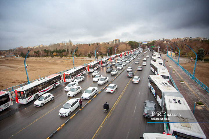 آیین ورود ۳۷ دستگاه اتوبوس جدید شهری به ناوگان حمل‌ونقل عمومی اصفهان