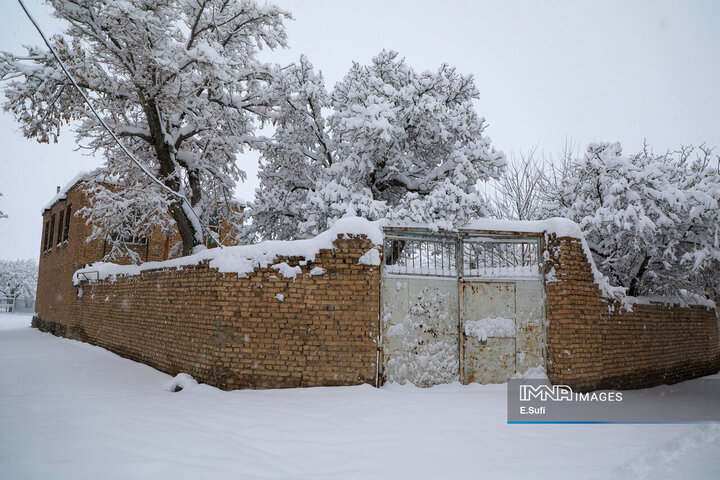 طبیعت برفی روستای «مهرآباد» اراک