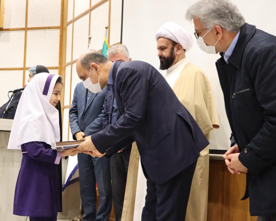 ۸۹ نفر از داوطلبان و سفیران سلامت گیلان تجلیل شدند