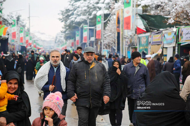 حال‌و‌هوای گلستان شهدای کرمان در سالروز شهادت حاج قاسم