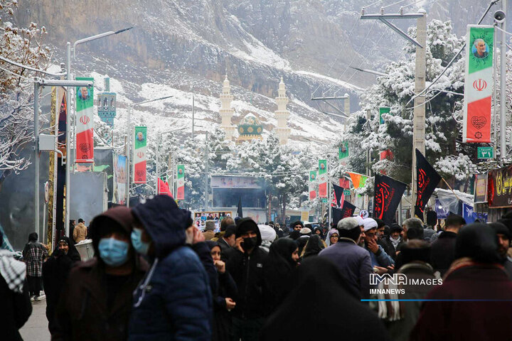 حال‌و‌هوای گلستان شهدای کرمان در سالروز شهادت حاج قاسم