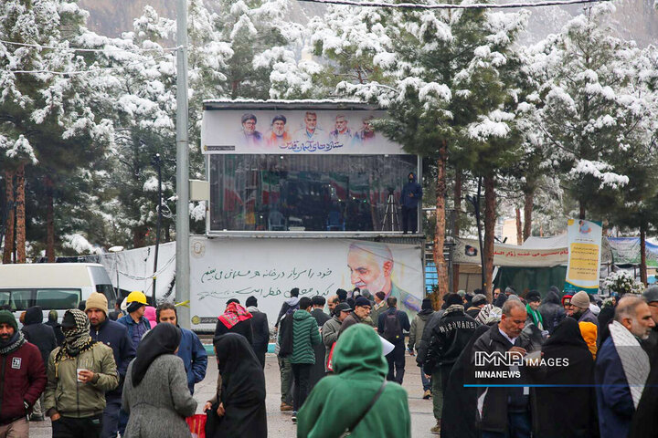 حال‌و‌هوای گلستان شهدای کرمان در سالروز شهادت حاج قاسم