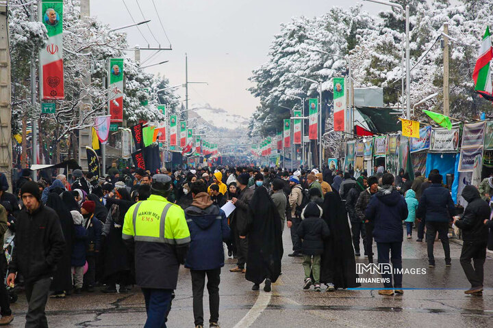 حال‌و‌هوای گلستان شهدای کرمان در سالروز شهادت حاج قاسم