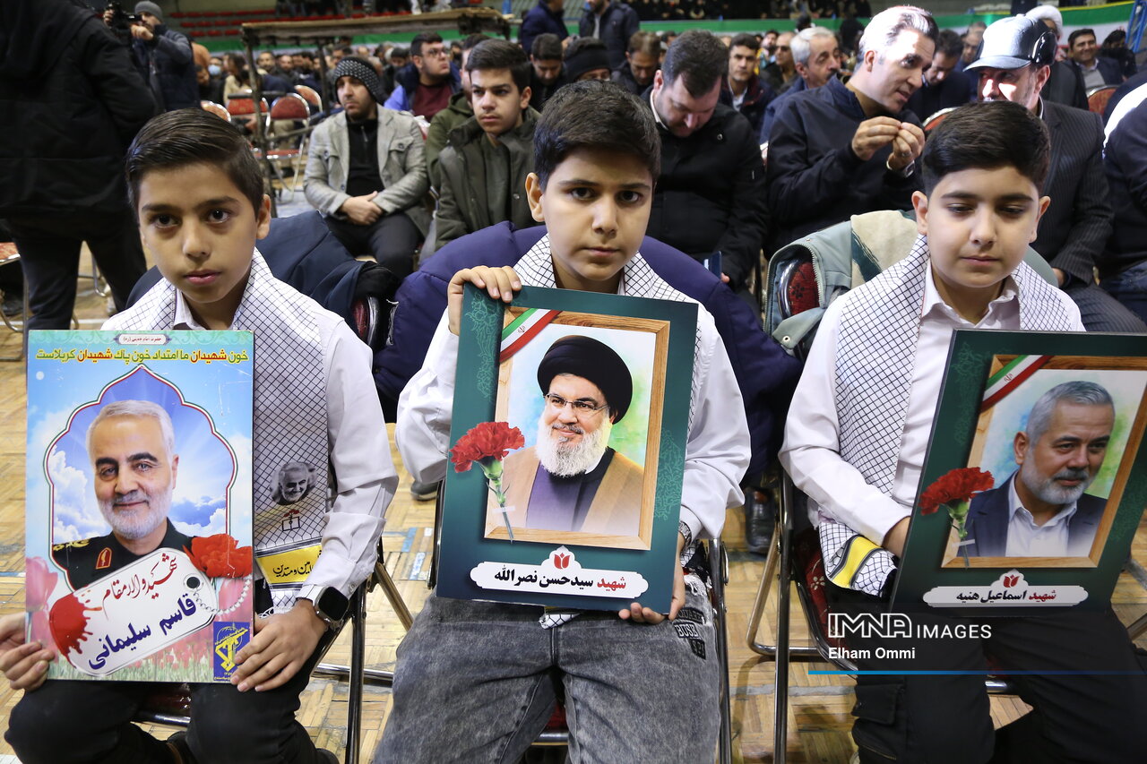 زندگی بر مدار شهدا؛ تحکیم پیوند هویت و ارزشهای اخلاقی مفاخر ملی با پرورش دانشآموزان