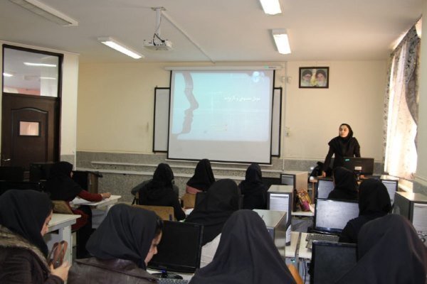 انقلاب اسلامی، بازگشت زنان به ریشههای اصالت و کرامت