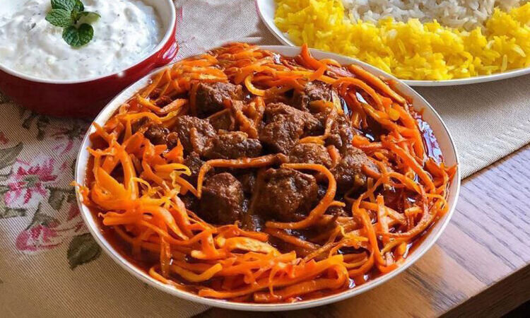 نگاهی به سفرههای رنگین سمنانیها