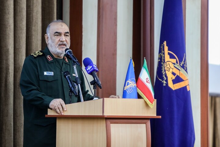 اراده ما برای پاسخ به زیادهطلبی دشمن قاطع است