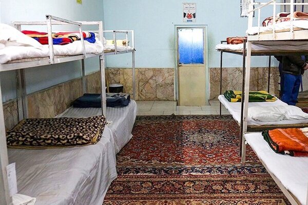 خدمات‌دهی به بی‌خانمان‌ها در سرپناه شبانه بهزیستی گلستان 