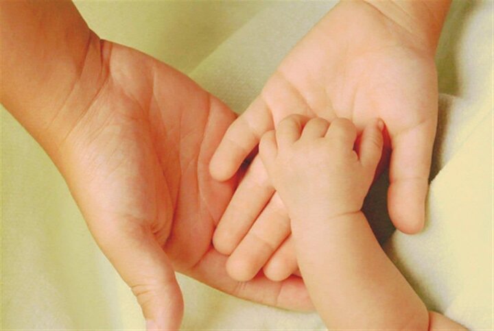 میانگین سن پدر و مادر در اولین فرزندآوری چند سال است؟