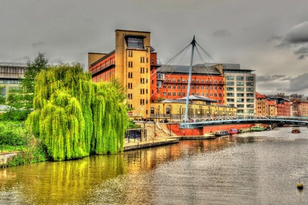 ترویج دوچرخهسواری در شهر انگلیسی با نصب پارکینگ