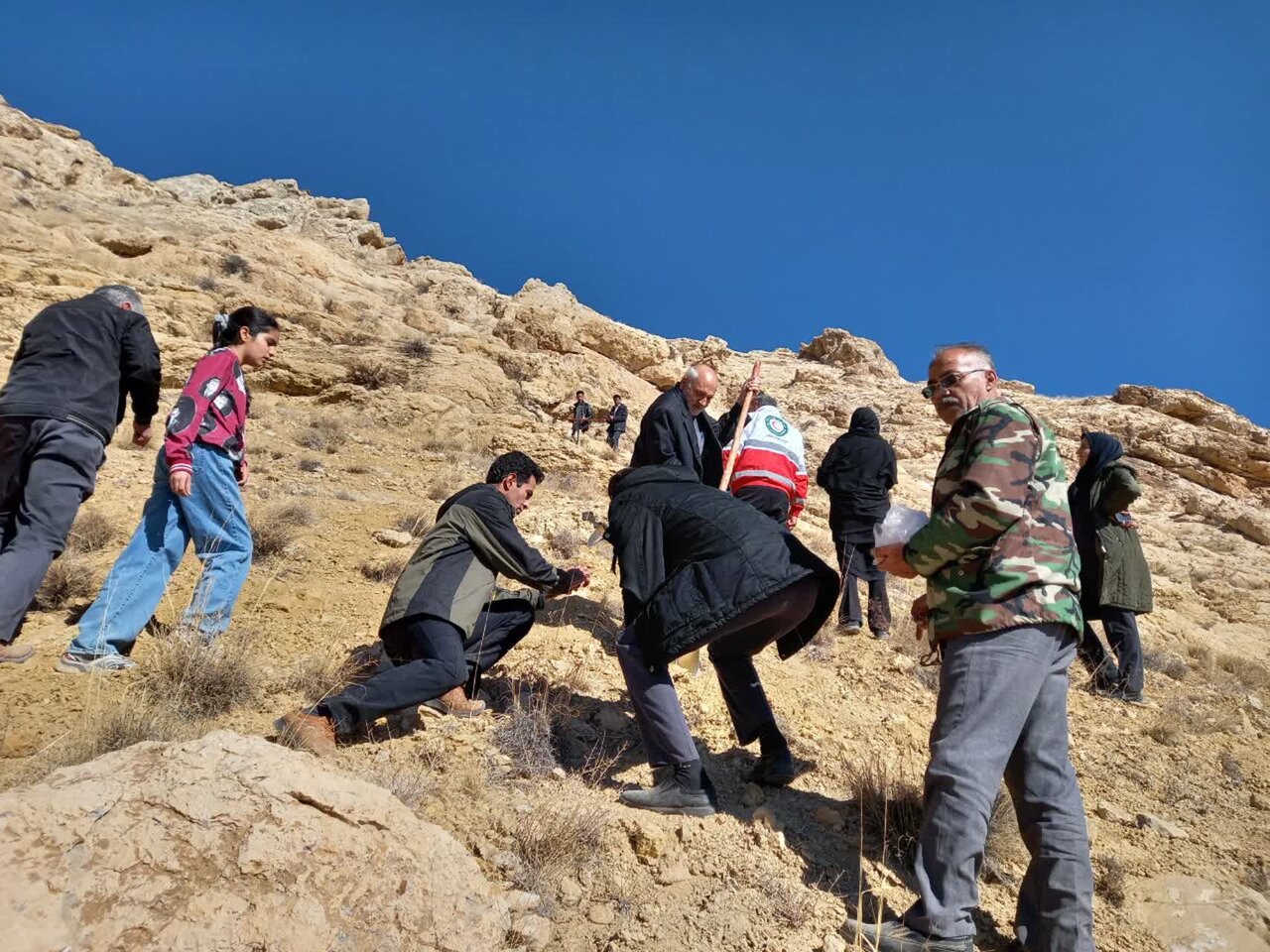 اجرای پویش درختکاری «به نام پدر» در شهرستان سمیرم