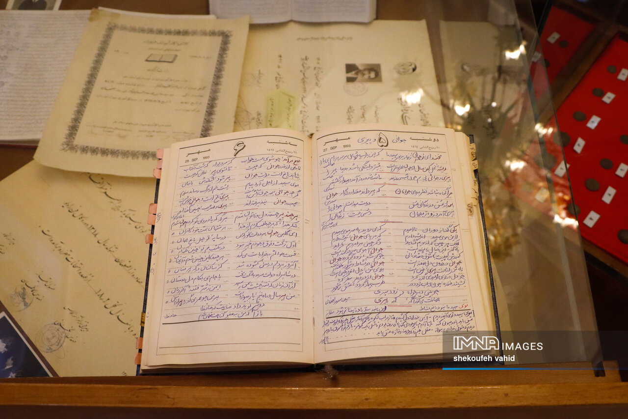 کتب درسی؛ امانتدار گنجینههایی ارزشمند از گذشته برای نسل آینده