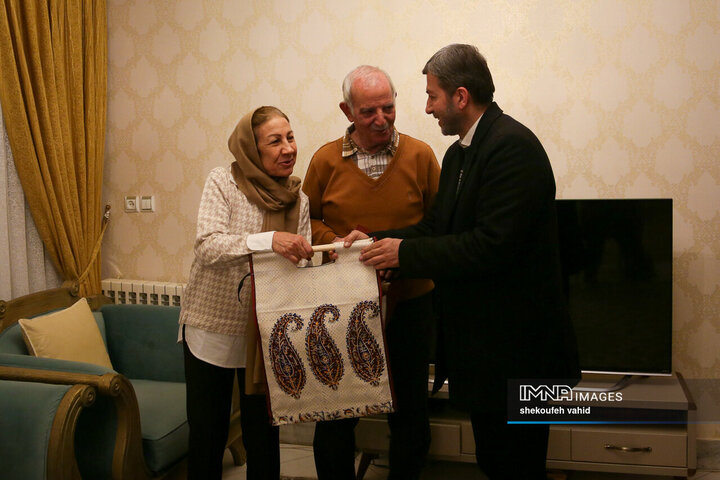 دیدار استاندار اصفهان با استاد آواز ایرانی