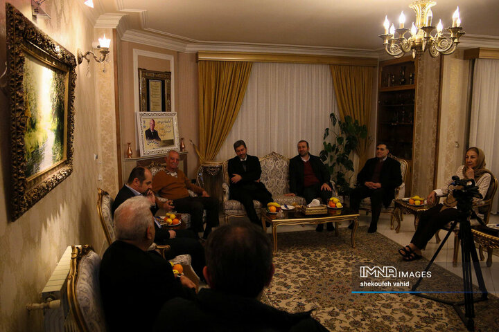 دیدار استاندار اصفهان با استاد آواز ایرانی