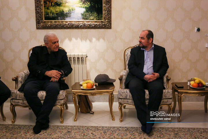 دیدار استاندار اصفهان با استاد آواز ایرانی