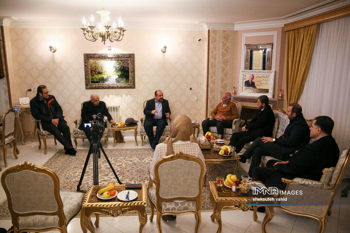 دیدار استاندار اصفهان با استاد آواز ایرانی