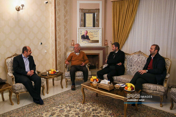 دیدار استاندار اصفهان با استاد آواز ایرانی