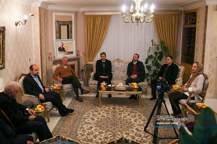 دیدار استاندار اصفهان با استاد آواز ایرانی